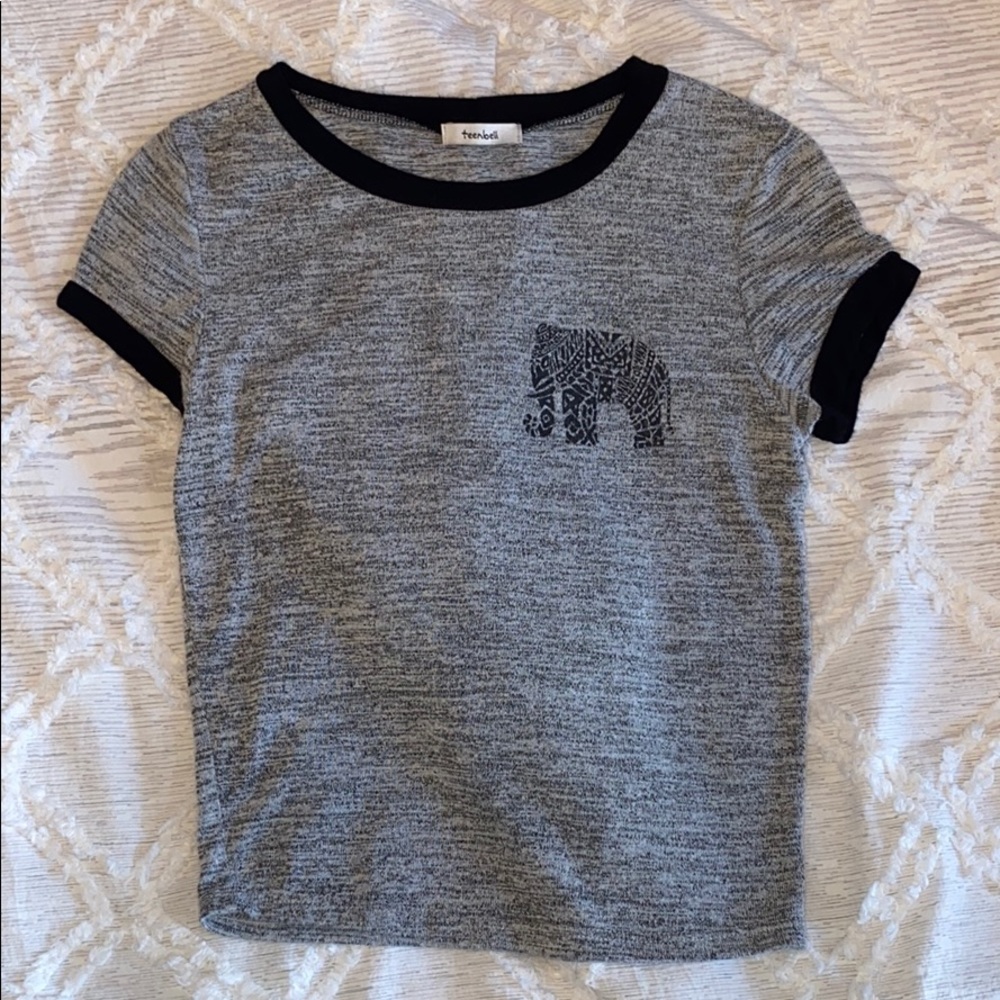 Fitted tee with elephant